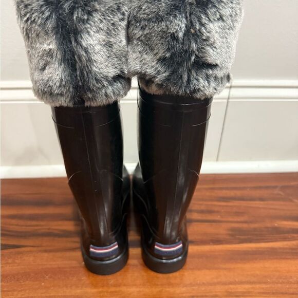 Tommy Hilfiger Black Fur-Lined Rain Boots Size 6 - Picture 3 of 5